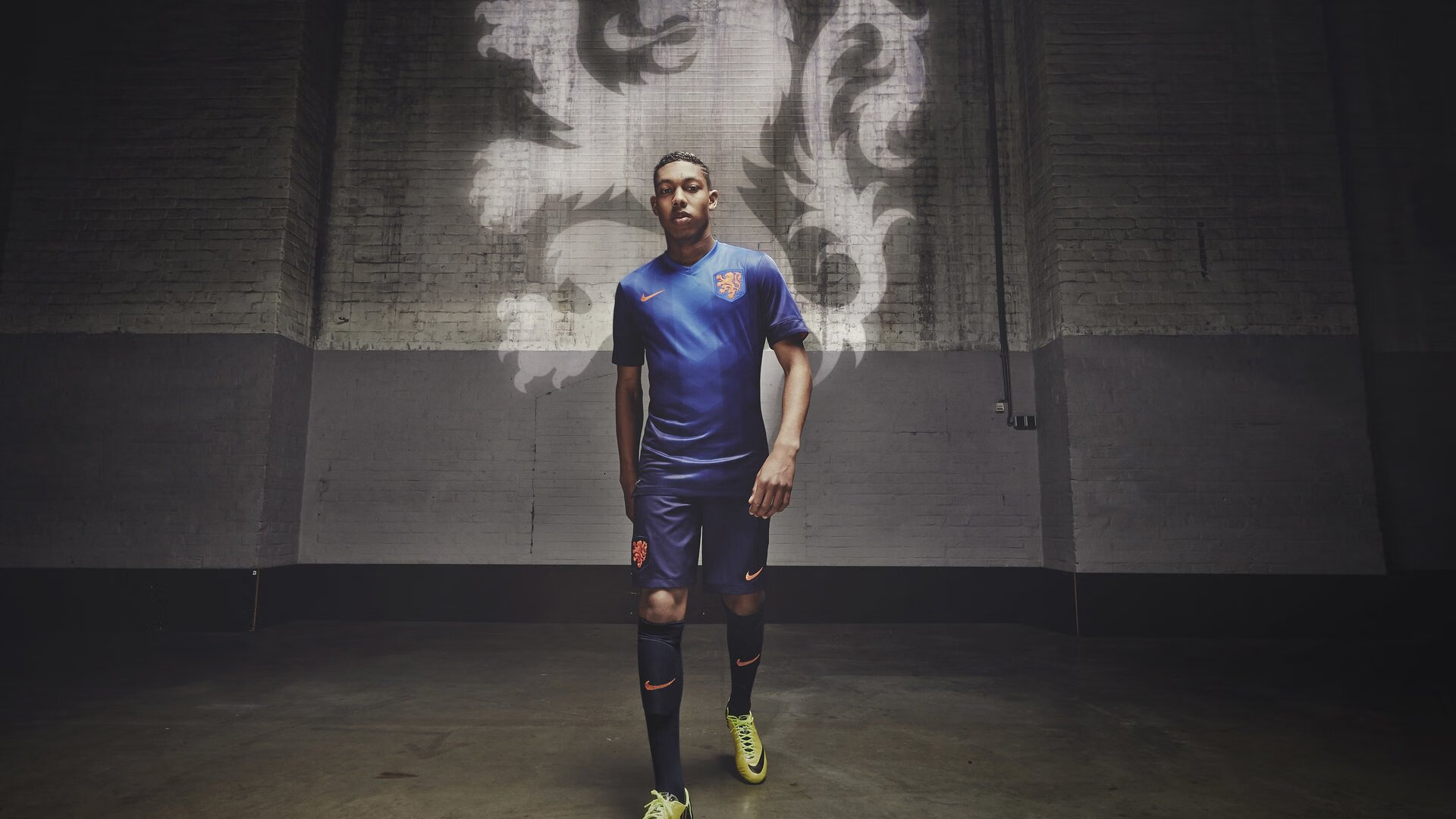 华体会官方网站-中国足球队员出场密度与伤病概率关系，足球比赛出场人数有多少  第5张